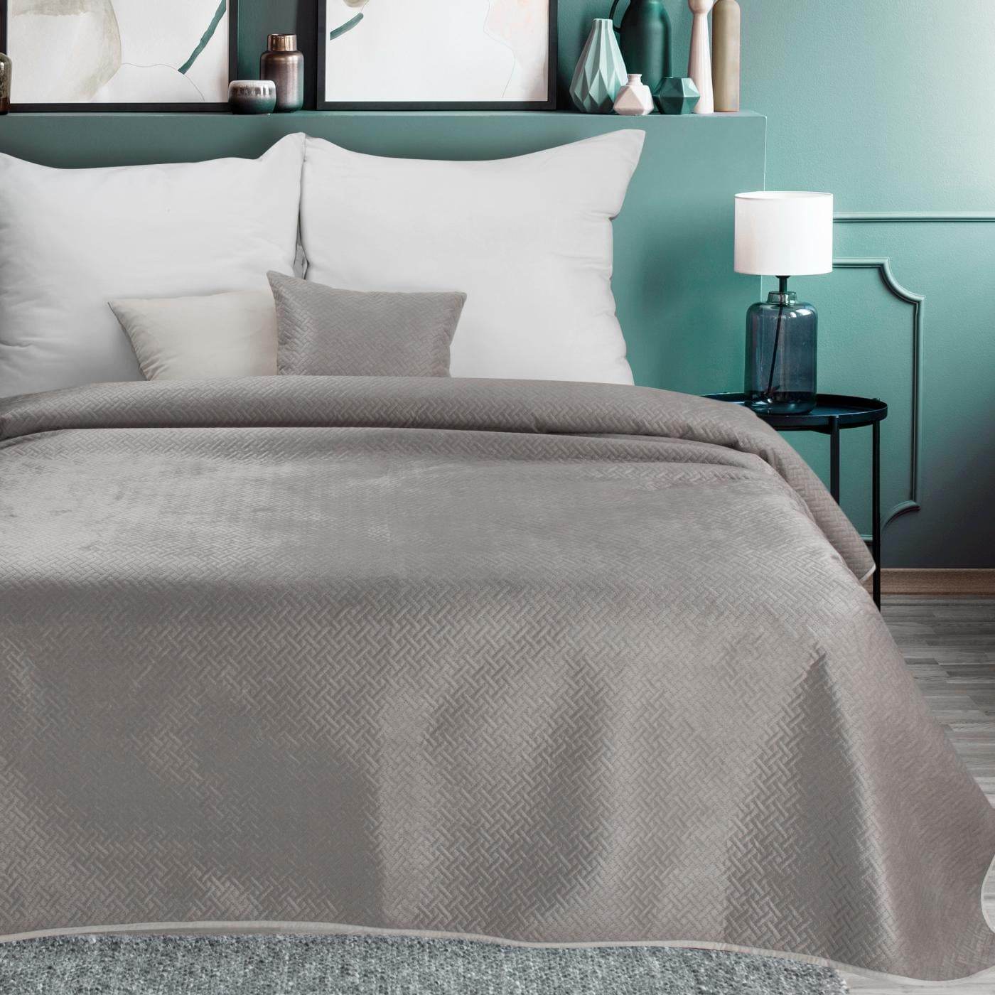 Velour bedspread