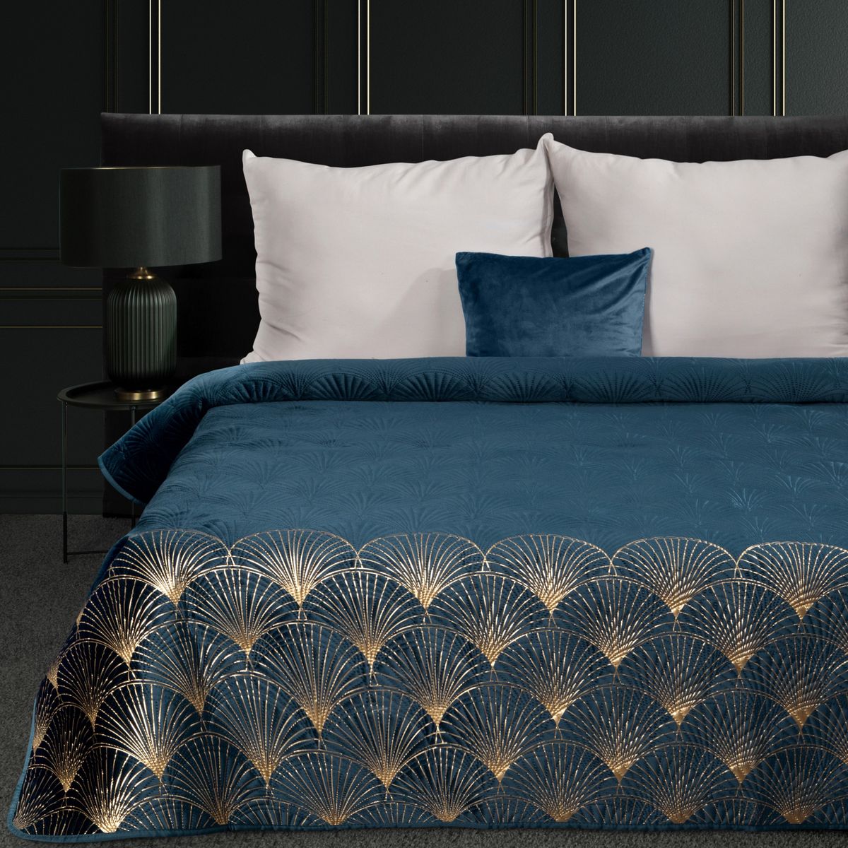 LOTOS velvet bedspread